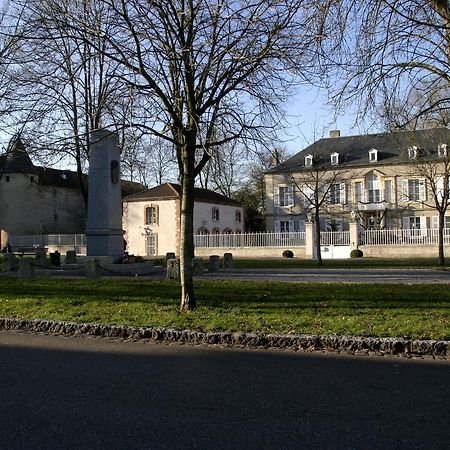 美斯尼城堡住宿加早餐旅馆 Vic-sur-Seille 外观 照片